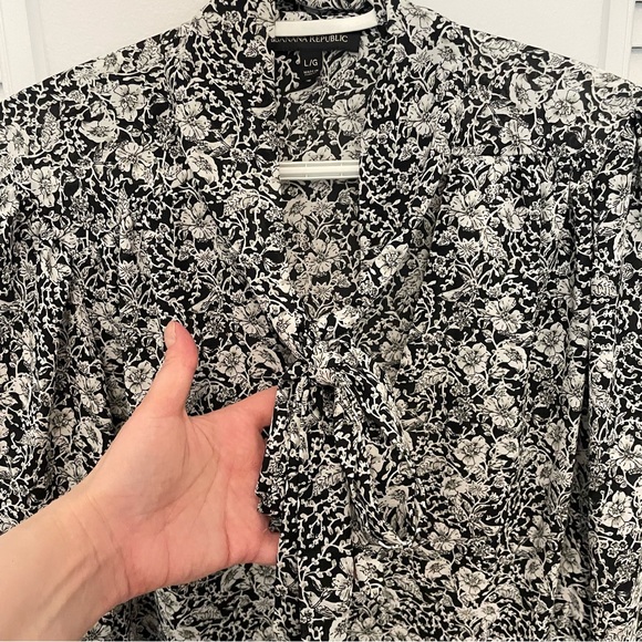 Banana Republic blouse size L - Picture 2 of 4